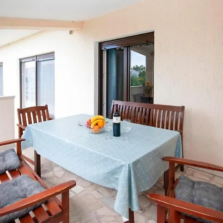 Mit Privater Terrasse By Interhome Medulin