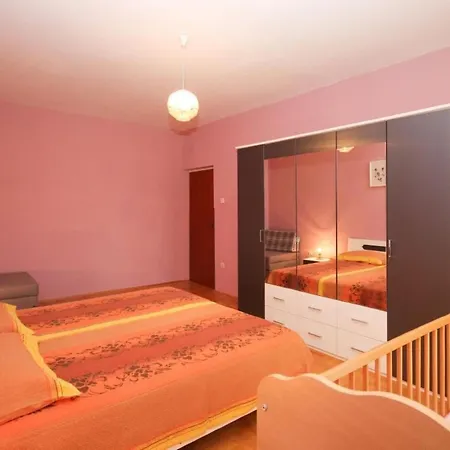 Apartment Mit Privater Terrasse By Interhome