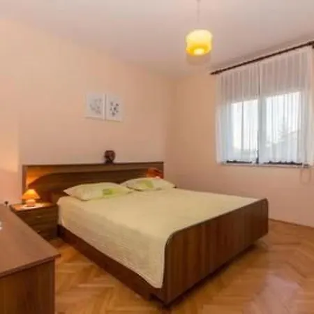 Apartment Mit Privater Terrasse By Interhome
