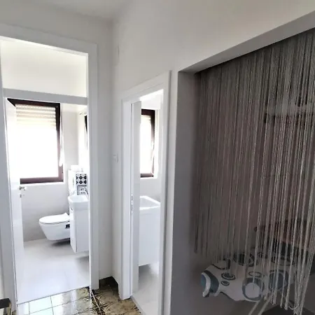 Mit Privater Terrasse By Interhome