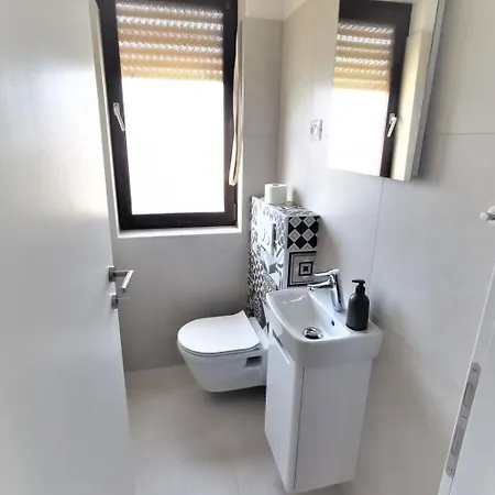Mit Privater Terrasse By Interhome Apartment *