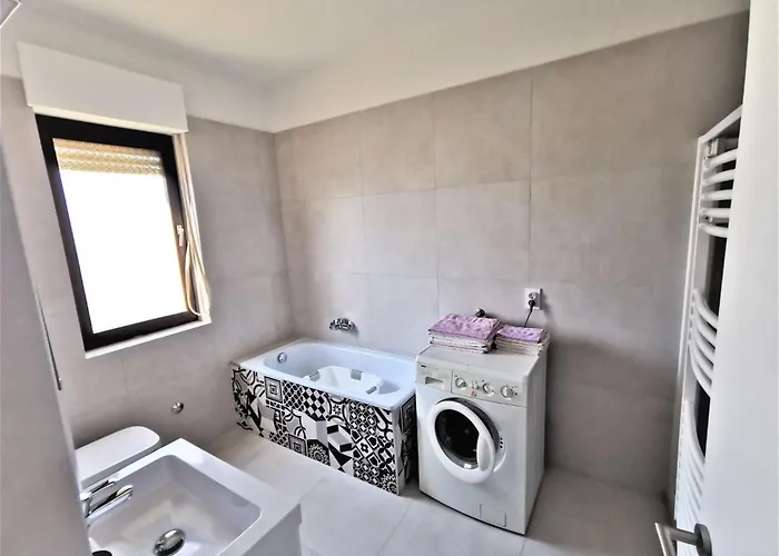 Mit Privater Terrasse By Interhome Appartement Medulin