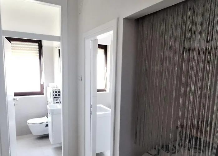 Mit Privater Terrasse By Interhome